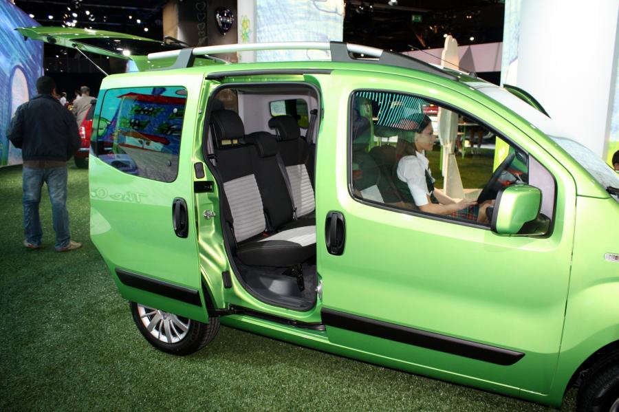  Fiat Fiorino Qubo 2009 года  (фото 2 из 23)